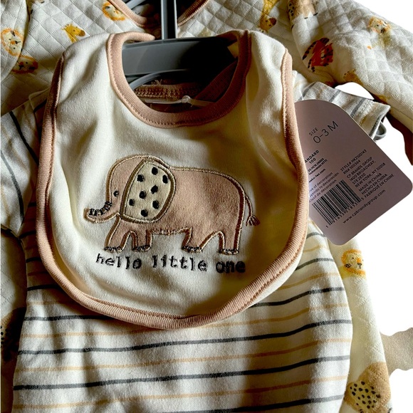 Baby One Piece Set with Bib - Beige size 0-3moths - Picture 3 of 3